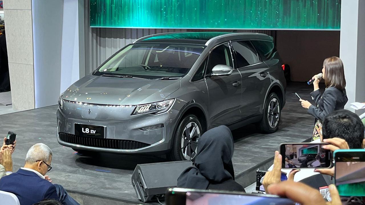 Mengklaim sebagai Mobil Buatan Indonesia, Aletra Segera Memproduksi L8 EV di Cikampek
