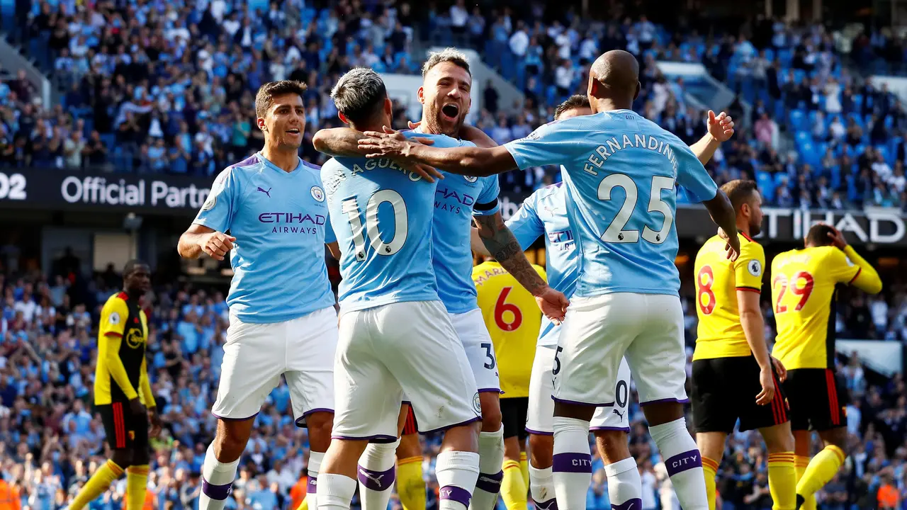 Para pemain Manchester City merayakan gol Nicolas Otamendi ke gawang Watford