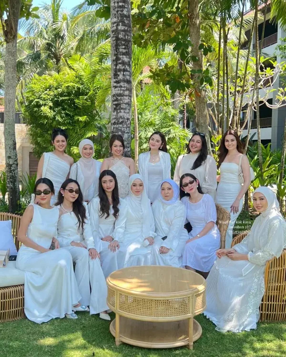 8 Potret Akad Nikah Harris Vriza dan Haviza di Bali, Beri Mahar Emas Batangan