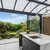 Dapur Semi Outdoor Modern. (Gemini AI)