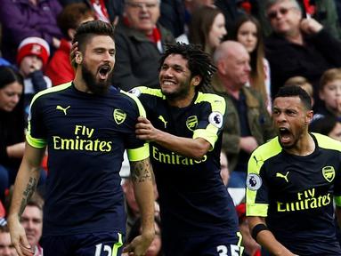 Arsenal menempati posisi puncak klasemen sementara Premier League 2016-2017. The Gunners meraih kemenangan telak 4-1 melawan Sunderland di Stadium of Light, Sabtu (29/10/2016). (Action Images via Reuters/Craig Brough)