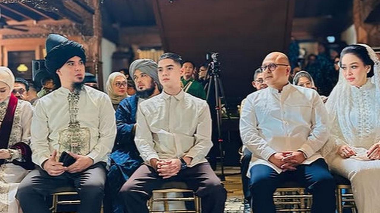 Potret Mulan Jameela Tertunduk saat Foto Sejajar dengan Maia Estianty di Siraman Al Ghazali