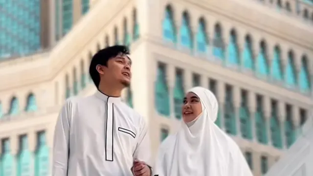 Anisa Rahma umroh bareng bayi di ramadan. (credit:instagram.com/anisarahma_12/umrohmoment)