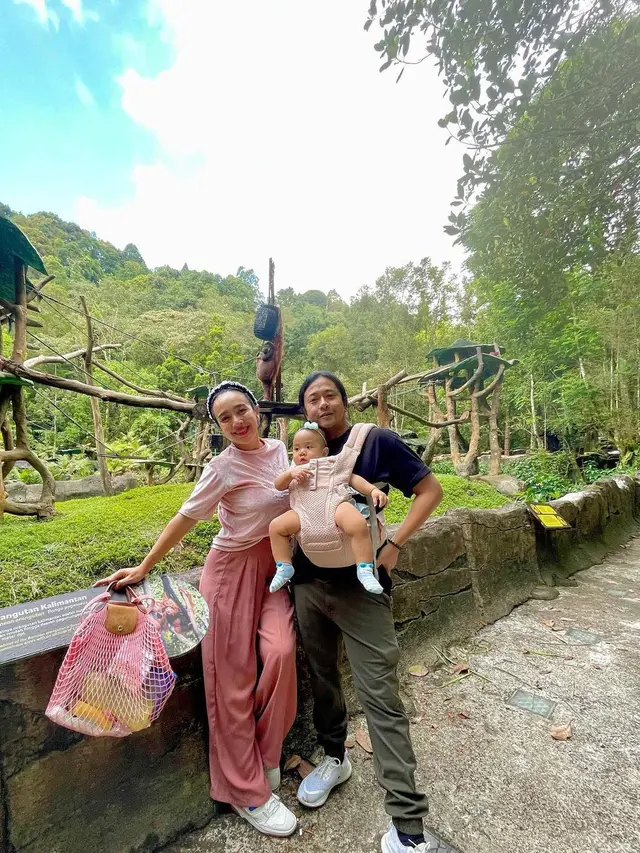 Jadi Orang Tua, Ini 7 Seleb Lebaran Bersama Buah Hati Untuk Pertama Kalinya