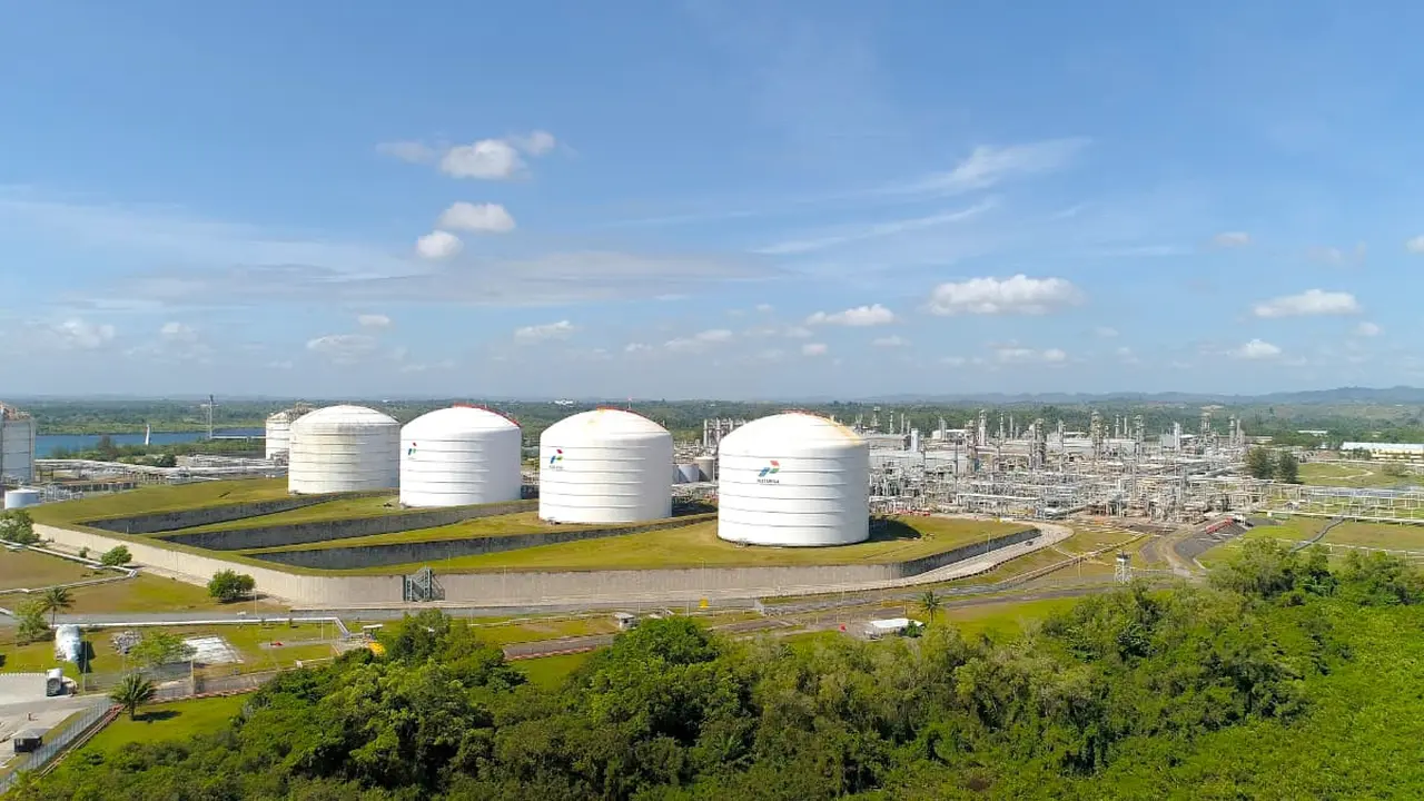 Kilang gas milik PT Badak NGL atau Badak LNG di Bontang, Kalimantan Timur.