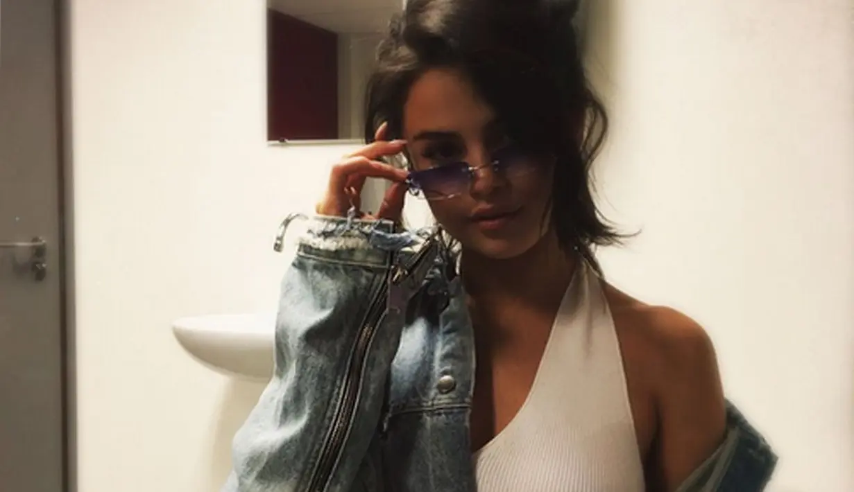 Di pertengahan tahun 2016 penyakit itu kembali datang, dan Selena Gomez meminta penggemarnya agar dapat memaklumi proses pengobatan yang dijalaninya saat itu. (Instagram/Selenagomez)