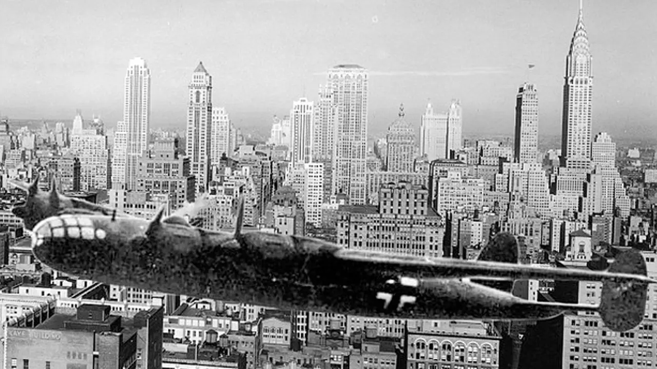 hitler-bom-131213b.jpg
