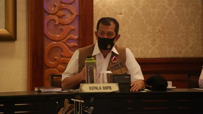 Saat temu perwakilan IDI Jawa Timur di Surabaya, Jawa Timur, Kamis (16/7/2020), Ketua Gugus Tugas Percepatan Penanganan COVID-19 Doni Monardo berkomitmen melindungi tenaga kesehatan yang bertugas menangani COVID-19. (Dok Badan Nasional Penangggulangan Bencana/BNPB)