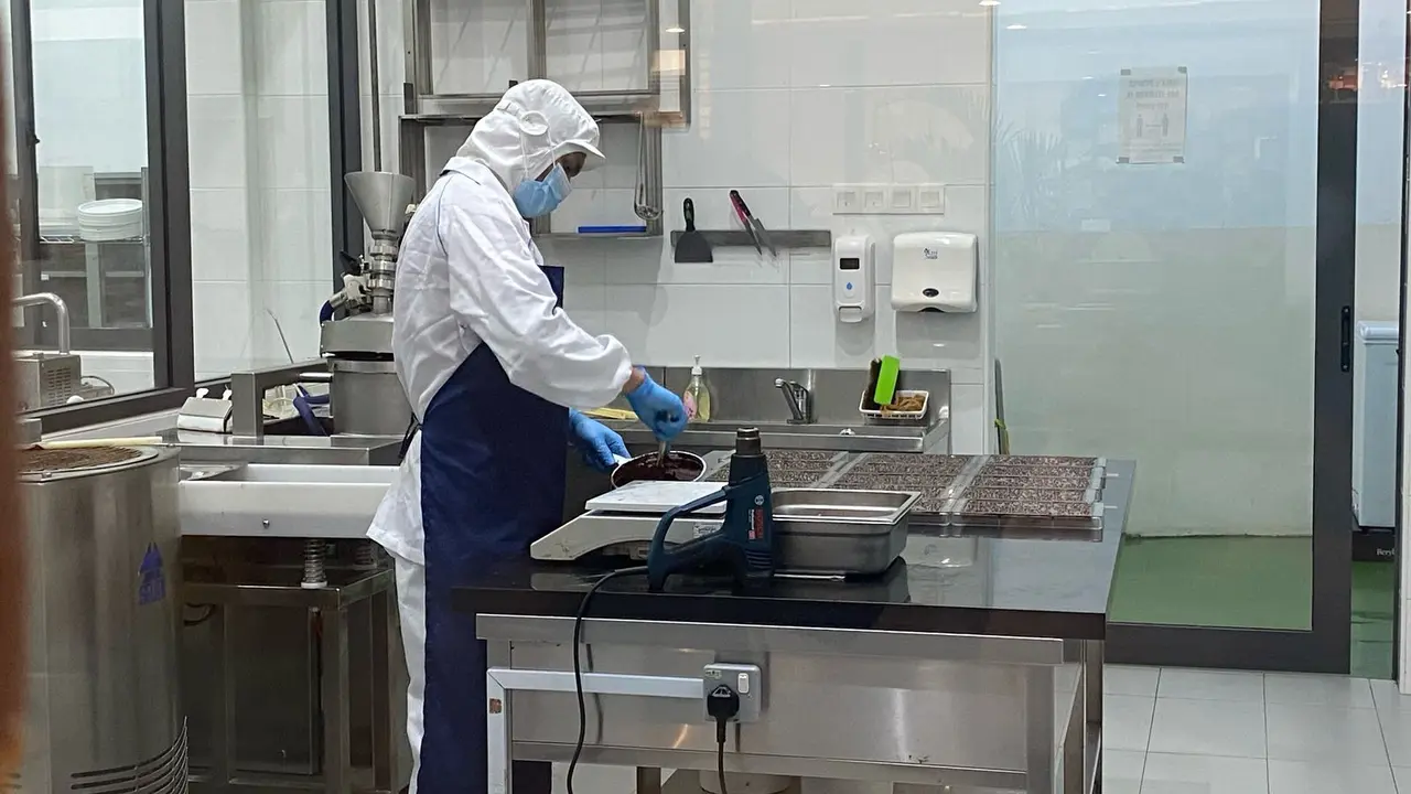 Pabrik cokelat Beryl's Chocolate Factory (HQ) selalu ramai setiap hari dikunjungi baik orang dewasa maupun anak-anak (Dok. Liputan6.com/Teddy Tri Setio Berty).