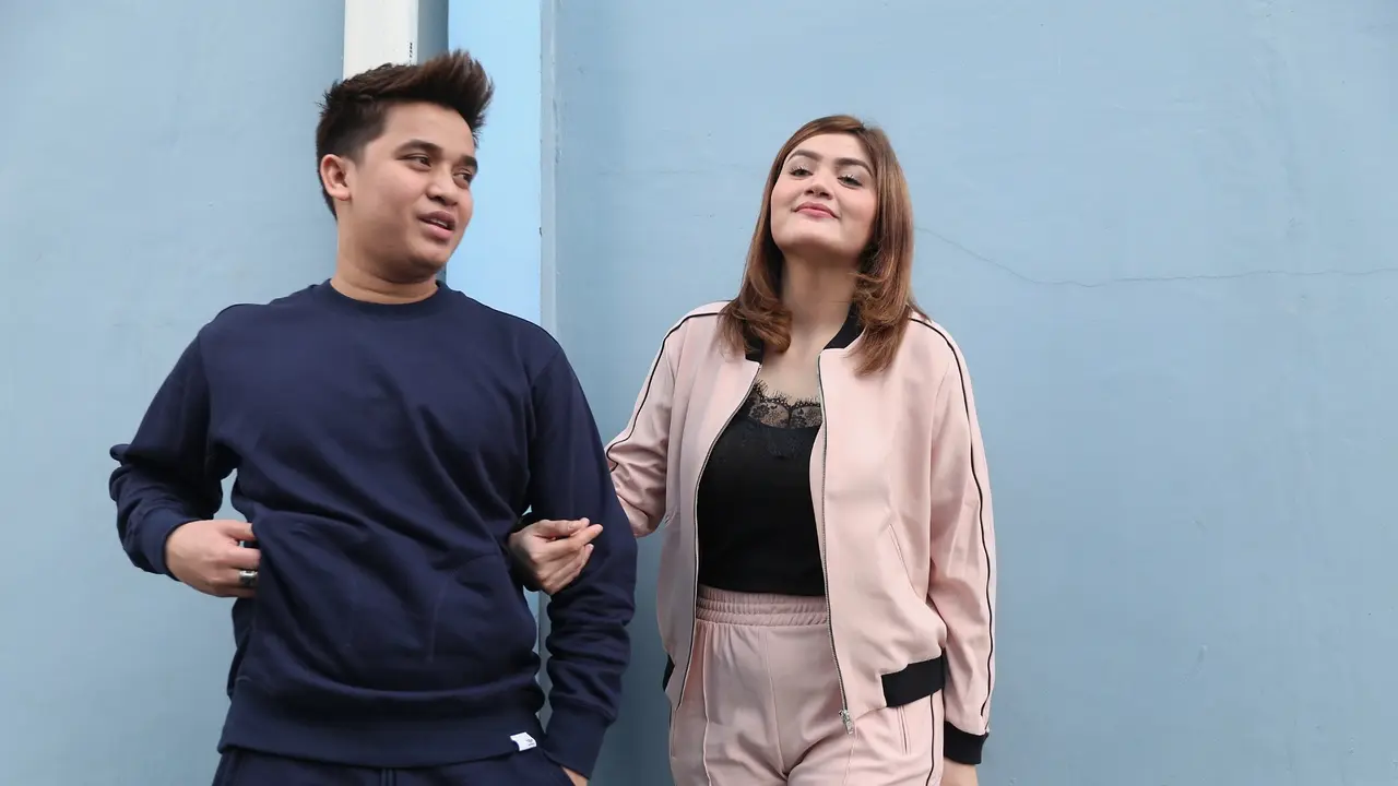 [Bintang] Billy Syahputra dan Hilda Vitria