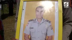 Polisi korban penembakan kelompok bersenjata di Papua dimakamkan di Jayapura.