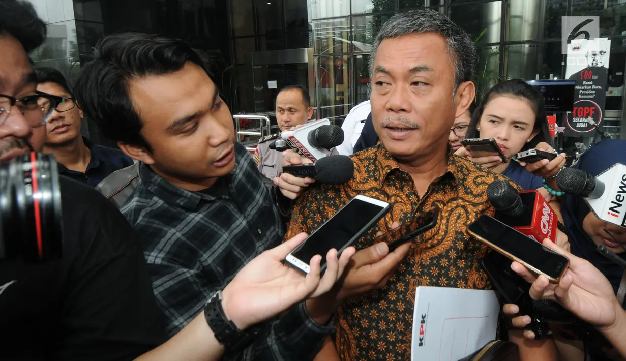 Ketua DPRD DKI Jakarta, Prasetyo Edi Marsudi memberikan keterangan sebelum meninggalkan Gedung KPK, Rabu (23/1). Kedatangan Prasetyo Edi Marsudi untuk menyerahkan laporan harta kekayaan penyelenggara negara (LHKPN). (Merdeka.com/Dwi Narwoko)