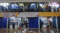 Pasar Cipulir Tergenang Air, Aktivitas Jual Beli Terganggu
