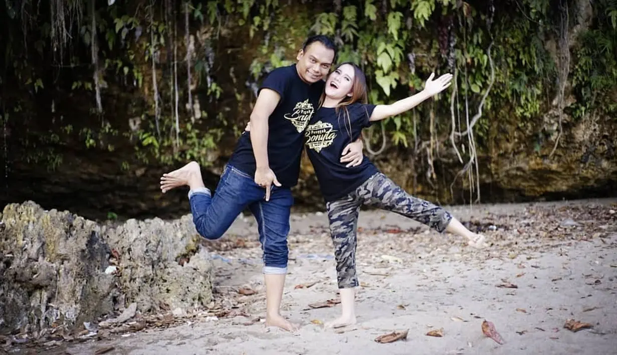 Eny Sagita memulai kariernya dengan beryanyi dari panggung ke panggung. Kini Eny Sagita membentuk grup musik sendiri yang diberi nama Orkes Melayu (O.M.) Sagita, O.M. New Scorpio, dan O.M. Menthul Music.  (Liputan6.com/IG/@eny_sagitathementhul)