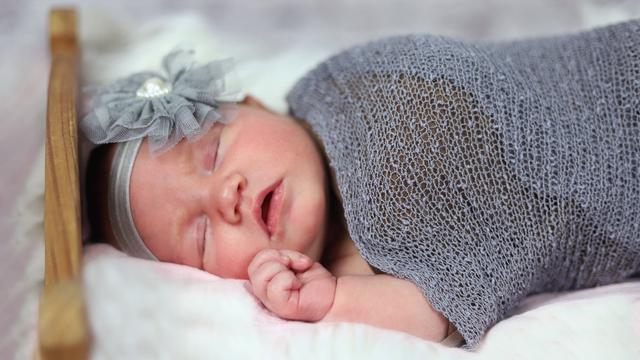 Ilustrasi bayi perempuan