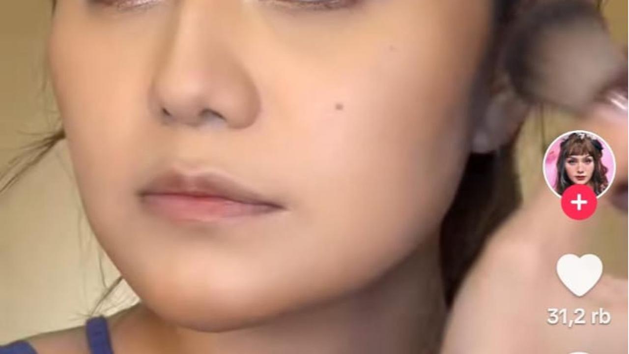 Kontur Wajah: Make Up Imitasi Syifa Hadju
