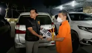 Sekda Konsel Tepergok Selingkuh di Mobil, Gelap Mata Tabrak Adik