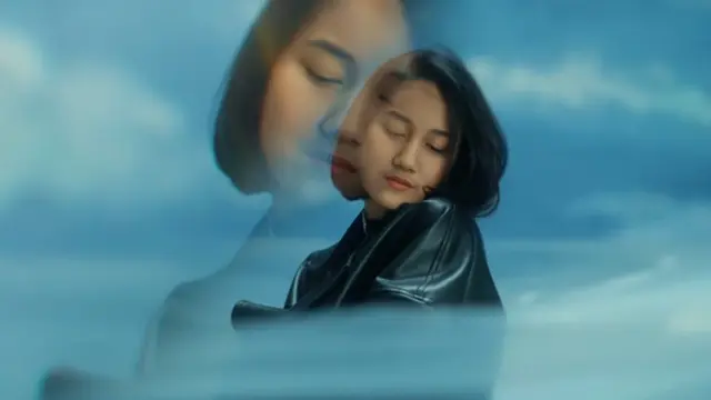 Potret cantik Nike Ardilla hasil AI dalam video klip ‘Bertemu Kembali’ (Youtube/Musica Studios)