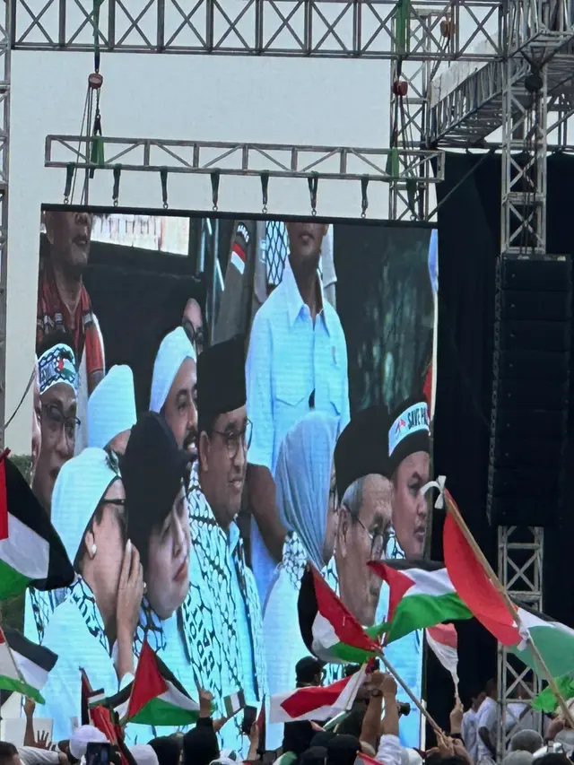 Bakal Capres Anies Baswedan hingga Ketua DPR RI Puan Maharani menghadiri aksi bela palestina di Monas, Jakarta Pusat, Minggu (5/10/2023).