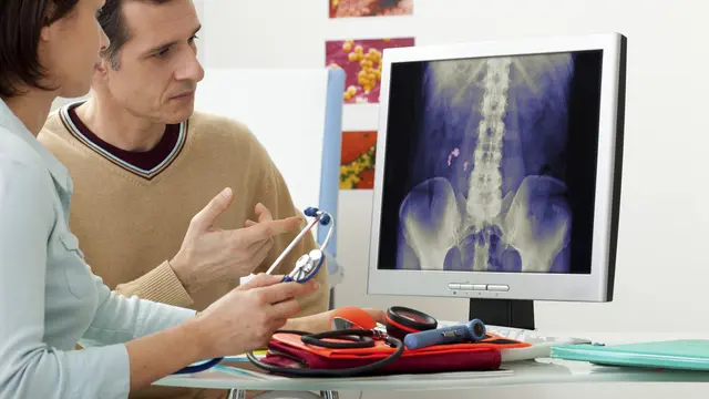 Ilustrasi konsultasi ke dokter spesialis