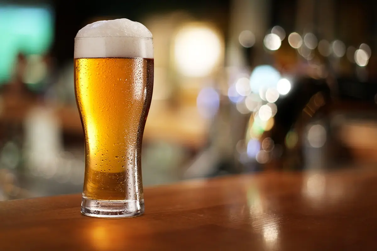 Benarkah Minuman Beralkohol Turunkan Risiko Hipertensi? (Valentyn-Volkov/Shutterstock)
