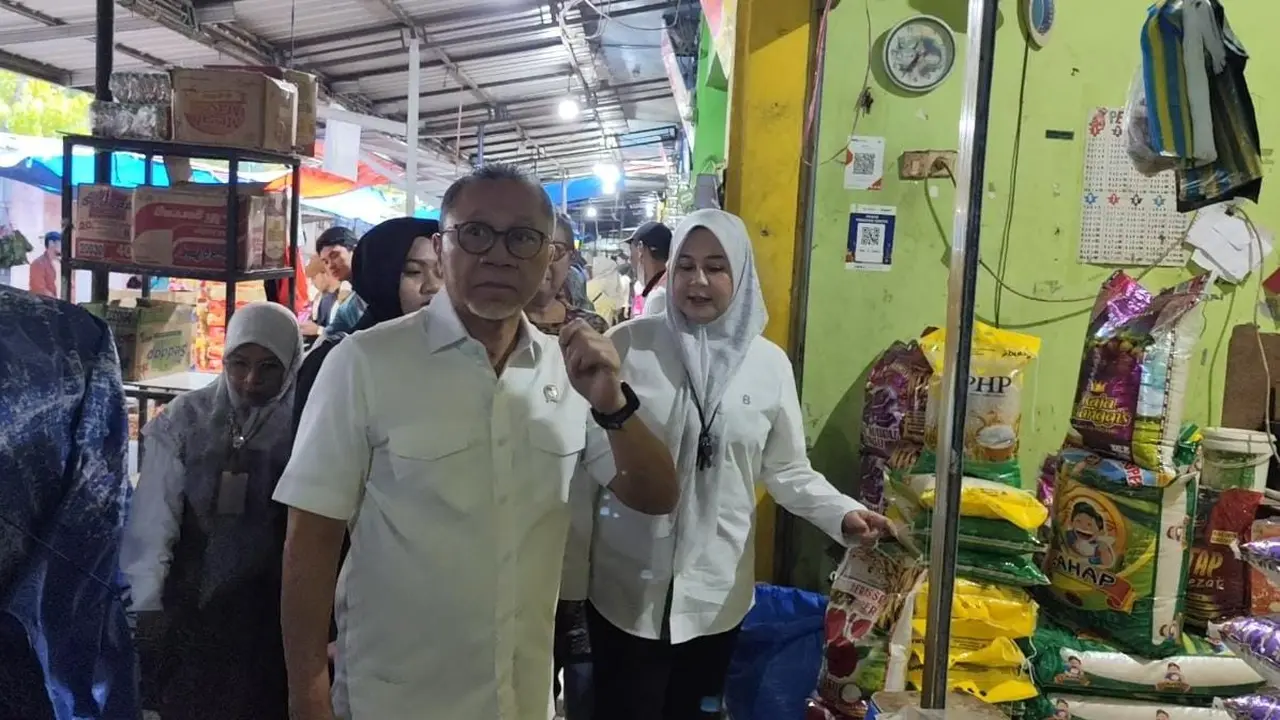Zulhas tinjau harga bahan pangan di Makassar