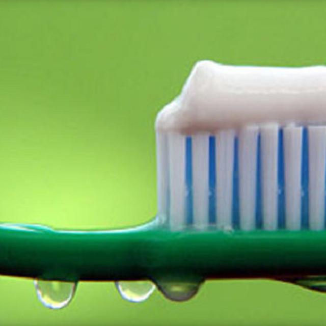 Mana Yang Lebih Baik Sikat Gigi Basah Atau Kering Global Liputan6 Com