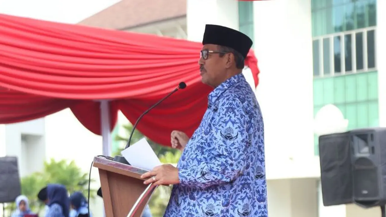 Bupati Bandung Barat Abu Bakar