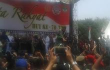Di HUT TNI, Ahok joget Goyang Dumang sampai loncat-loncat