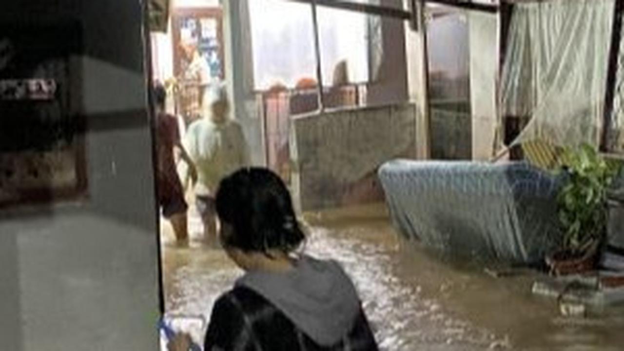 Banjir Besar Terjang Braga Bandung, Rumah-Rumah Warga Terendam hingga Satu Meter Lebih