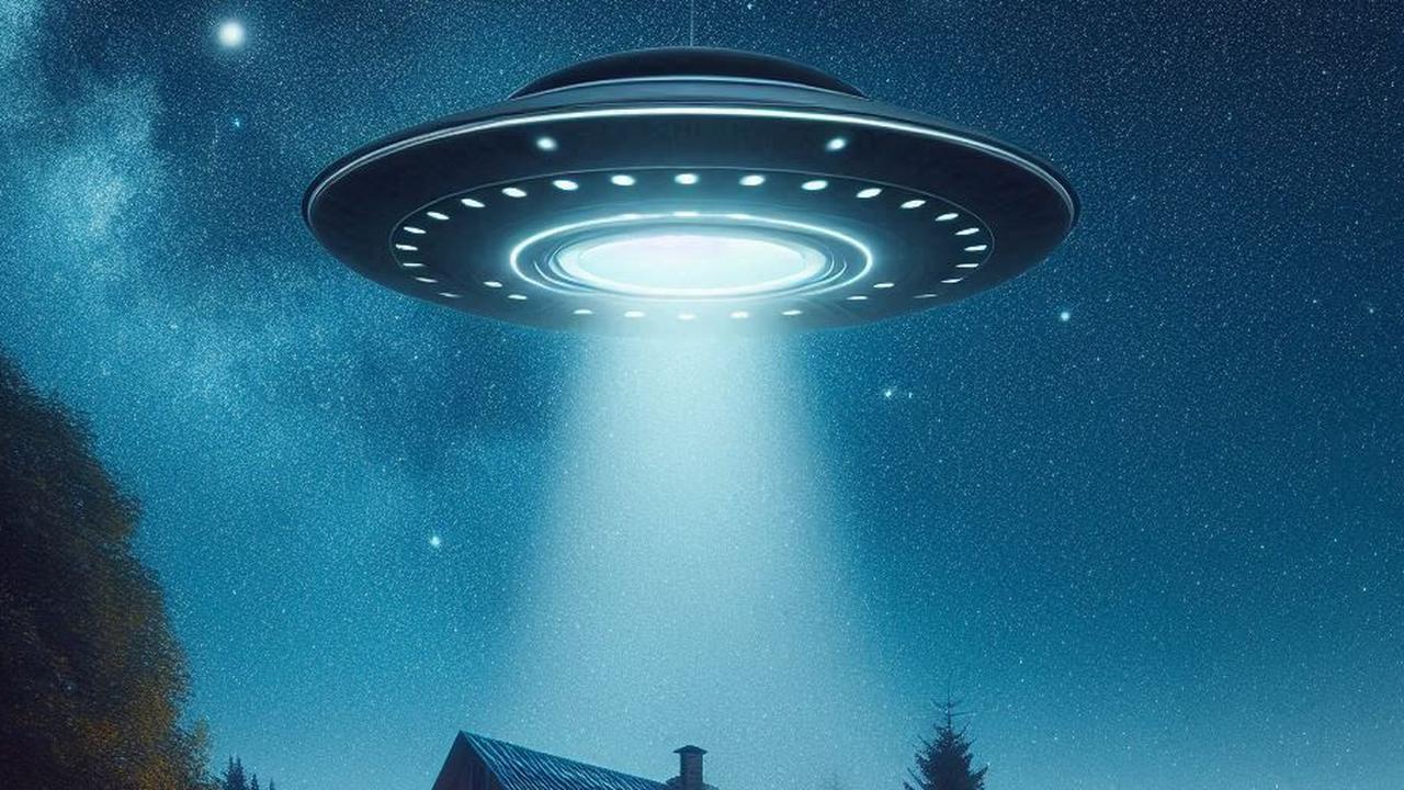 Sedang Nikmati Pemandangan di Atap Rumah, Pasangan Suami Istri Ini Mengaku Lihat UFO, Objeknya Besar dan Berkedip Lalu Hilang
