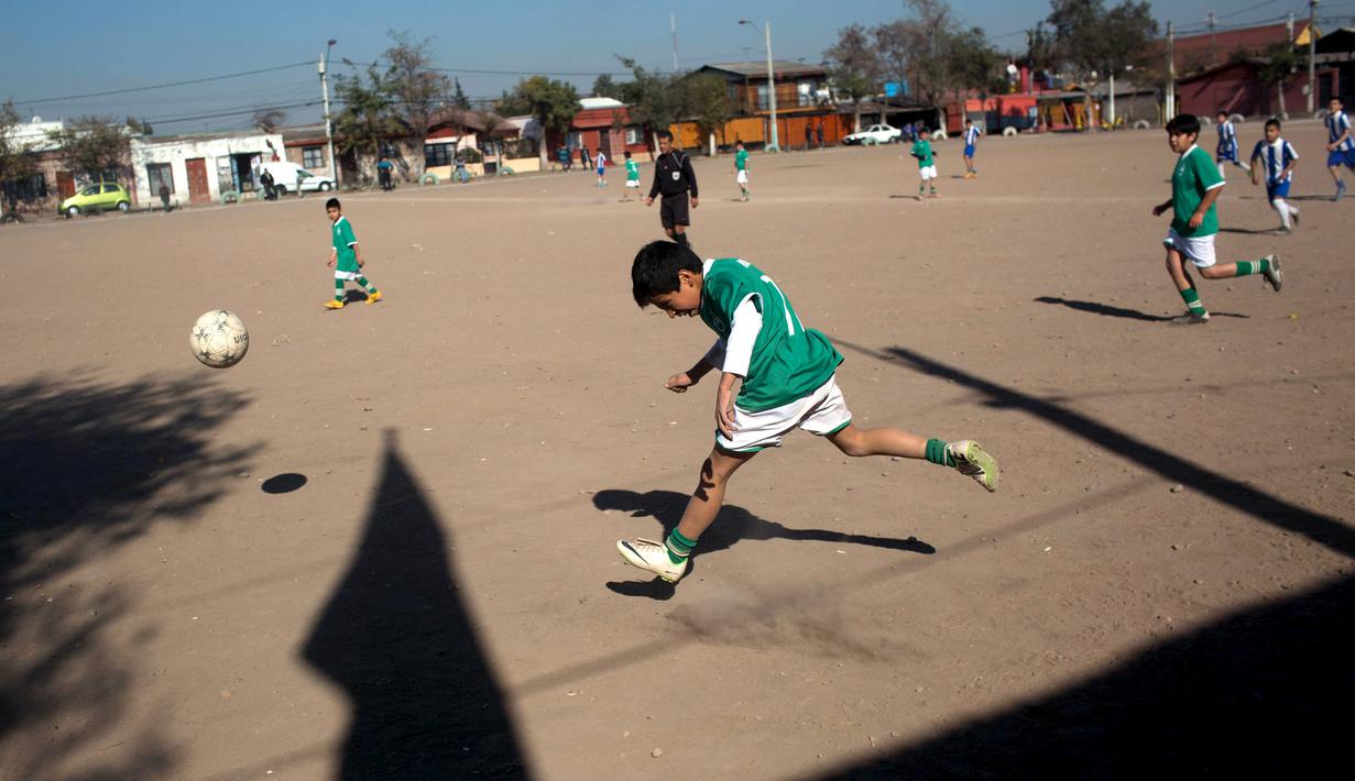 Suasana pemukiman di pinggiran kota Santiago tempat ia tumbuh besar. (REUTERS/Pablo Sanhueza)