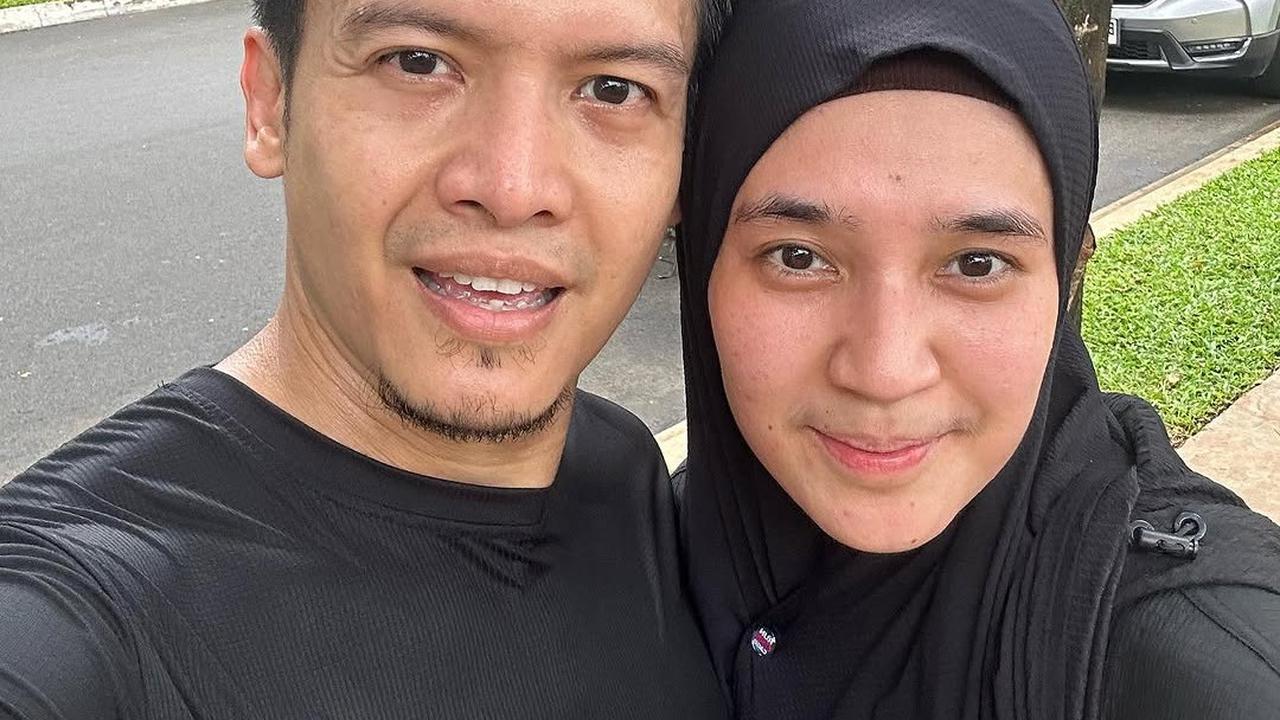 Potret Dhini Aminarti dan Dimas Seto yang Makin Romantis ( IG @dimasseto_1 @dhiniaminarti)