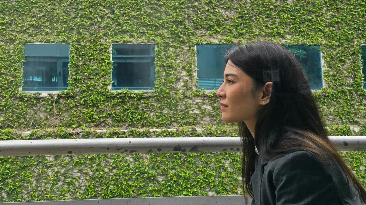 Dian Sastrowardoyo selalu tampil cantik (Instagram/therealdisastr)