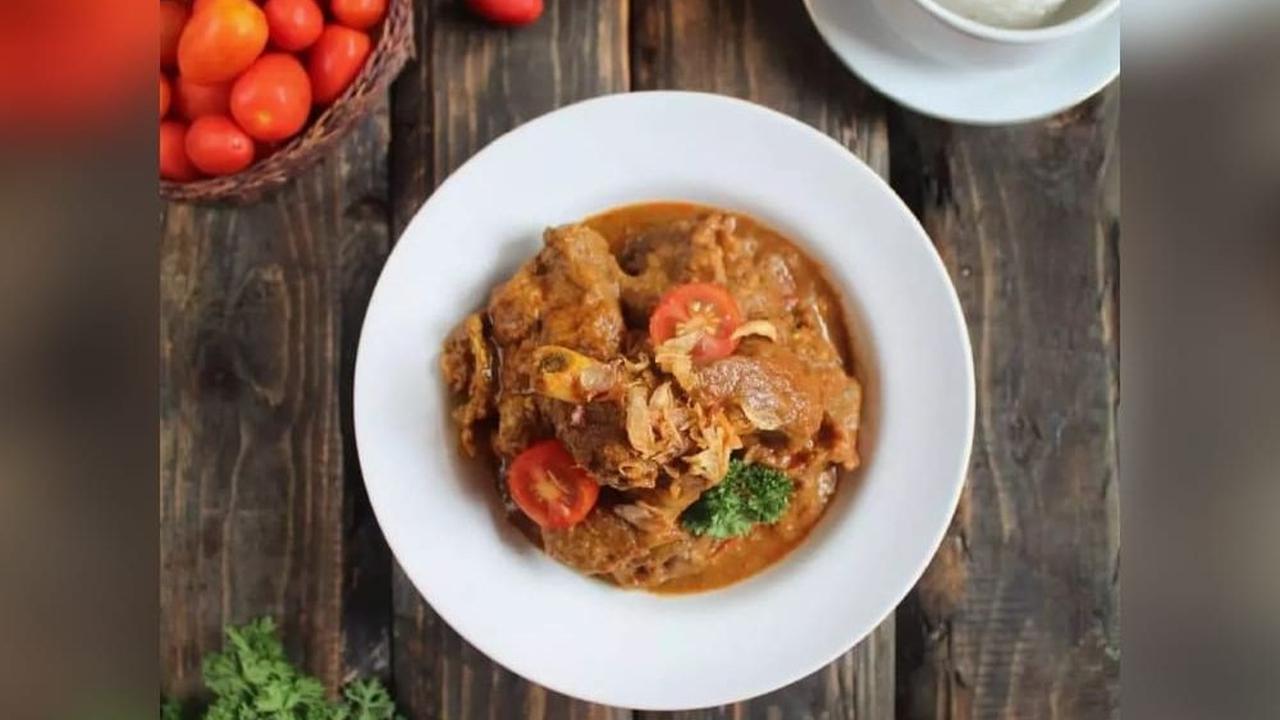 <b>1. Gulai Merah</b>