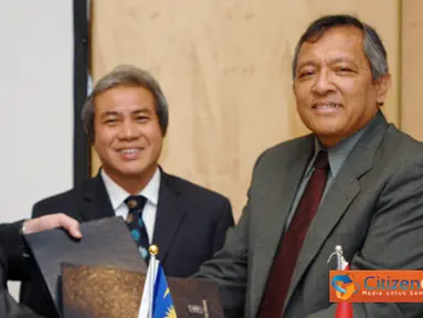 Citizen6, Jakarta: PT PLN (Persero) bekerjasama dengan Sarawak Energy Berhad (SEB) berencana untuk membangun jaringan listrik interkoneksi yang melintasi Indonesia dan Malaysia. (Pengirim: Agus Trimukti)