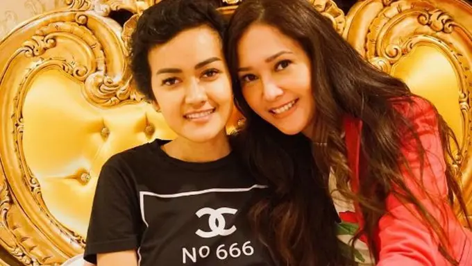 [Bintang] Maia Estianty dan Julia Perez