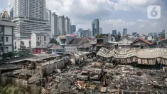 Suasana Pasar Kambing usai terbakar di Jalan Sabeni RT 1 RW 12, Kebon Melati, Tanah Abang, Jakarta, Jumat (9/4/2021). Pasar Kambing akan ditata ulang pascakebakaran yang terjadi pada Kamis (8/4/2021) sore kemarin. (Liputan6.com/Faizal Fanani)