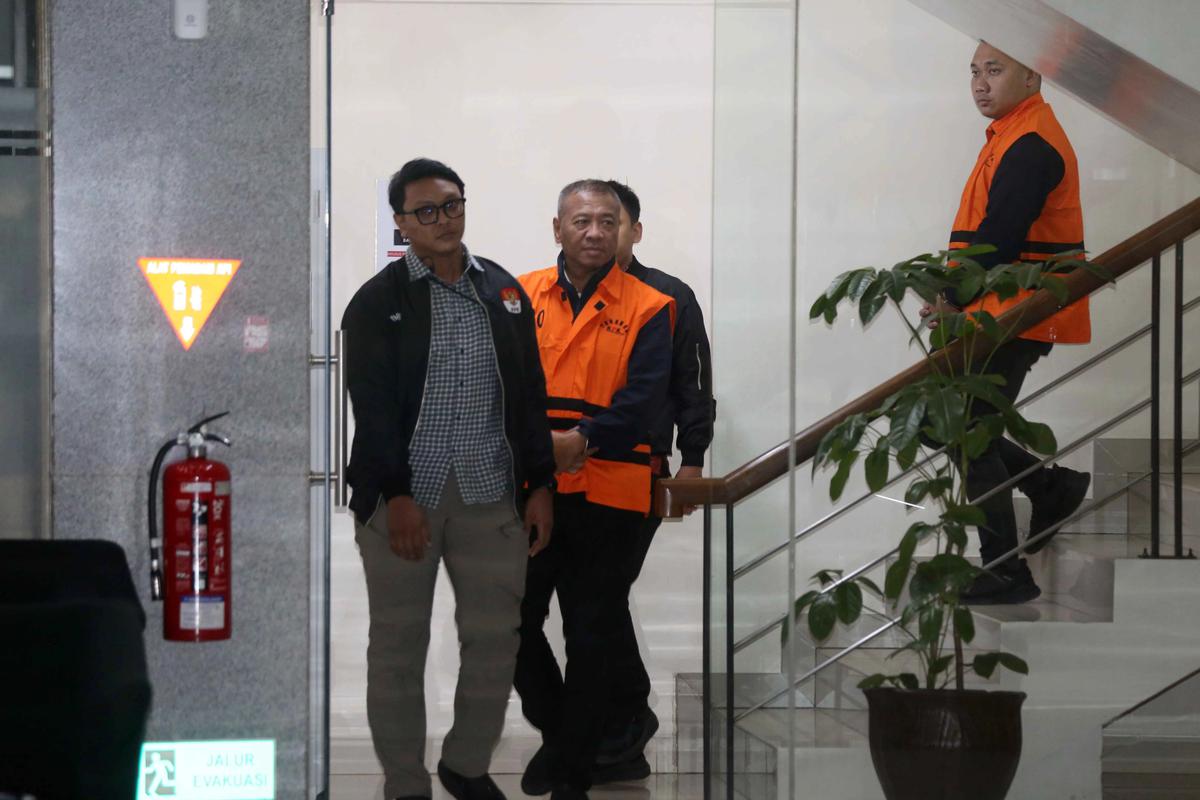 FOTO: Bupati Tulungagung Resmi Ditahan KPK