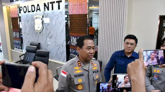 Anjing Pelacak Disebar Cari Korban Gempa NTT