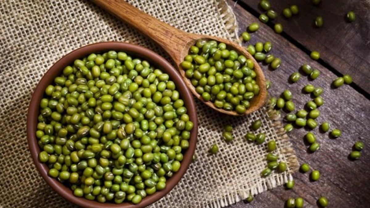 Kesehatan Jantung dengan Kacang Hijau: Kacang hijau kaya akan serat dan antioksidan yang membantu menjaga kesehatan jantung dan mencegah penyakit kardiovaskular