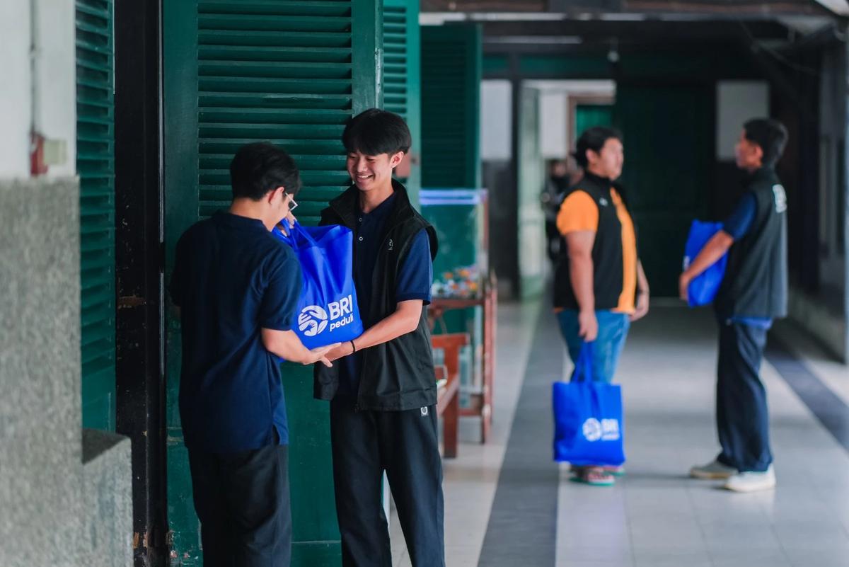 BRI Peduli Tebarkan Kasih dan Kepedulian Melalui 10.050 Paket Sembako bagi Umat Nasrani