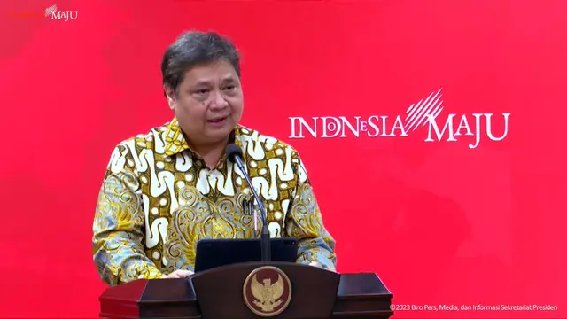 Menteri Koordinator Bidang Perekonomian Airlangga Hartarto Keterangan Pers usai Rapat Terbatas Peningkatan Aktivitas Perekonomian dan Pariwisata Pasca Pencabutan PPKM di Istana Kepresidenan, Senin (30/1/2023).