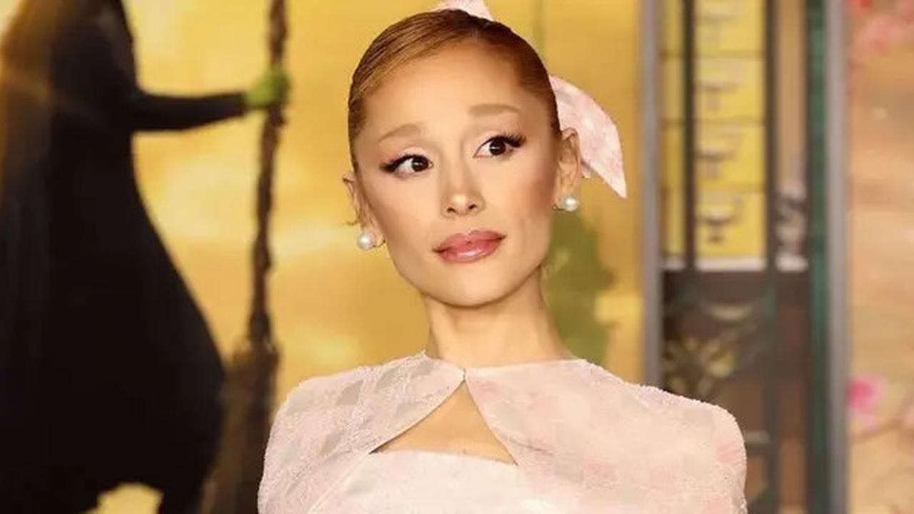 Potret Kecantikan Ariana Grande Pakai Ragam Jenis Gaun Warna Pink di Film Wicked, Aura Mahal Kian Terpancar
