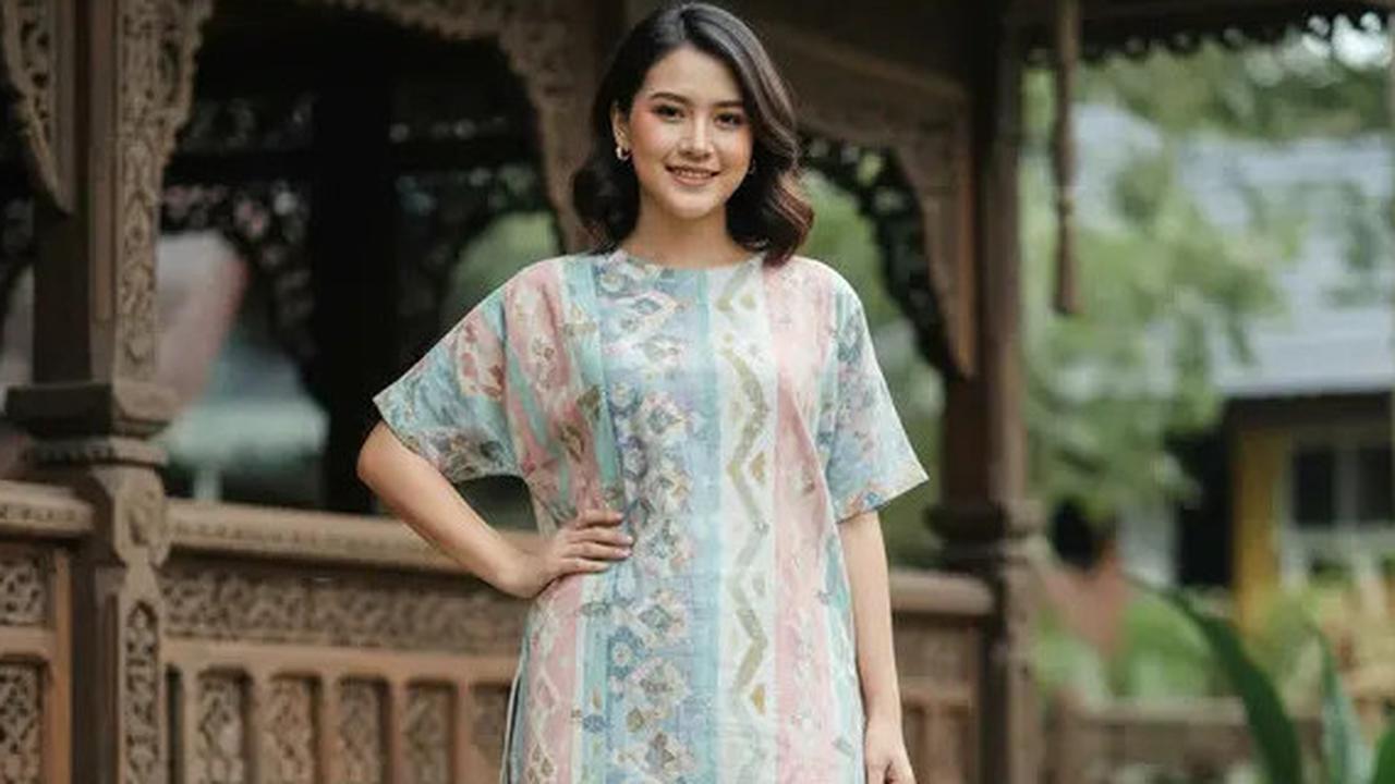 Gaya Etnik Modern, 7 Model Batik Sasirangan Wanita Terbaru 2025