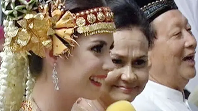 Setahun Pacaran, Arumi Bachsin Dilamar Emil Dardak