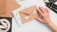 How to Make an Envelope at Home With and Without Glue