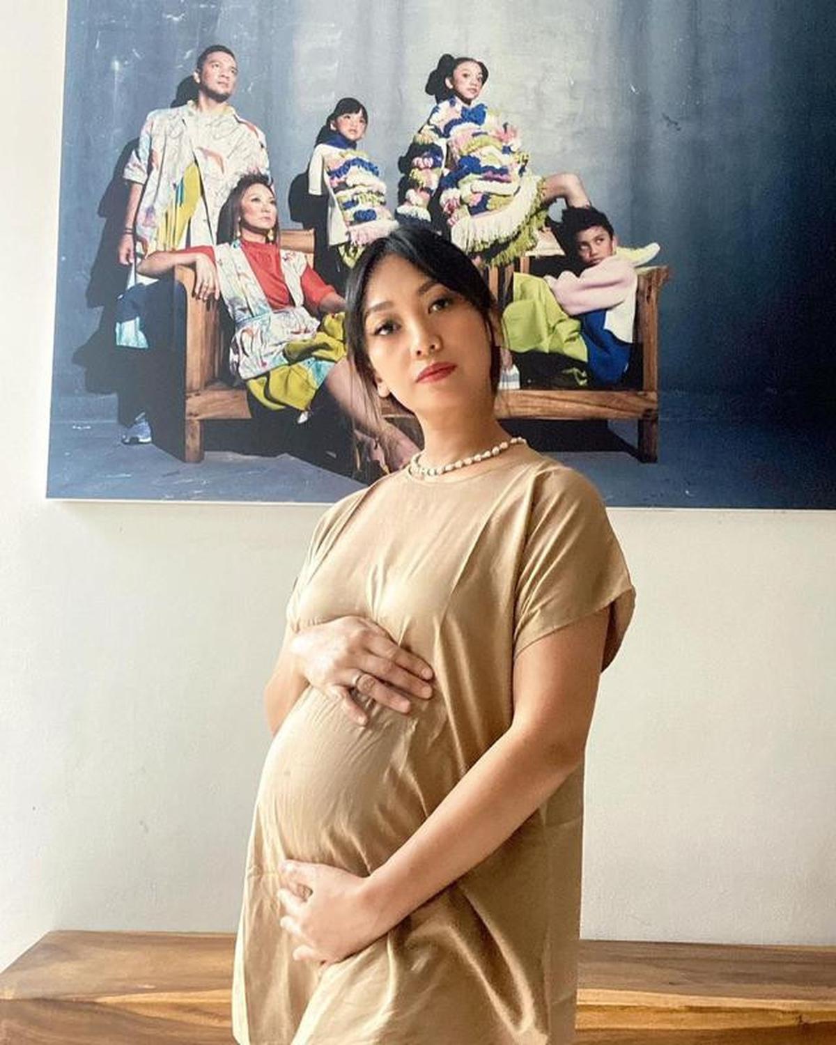 13 Artis yang Hamil di Usia 40 Tahun Lebih, Terbaru Annisa Pohan