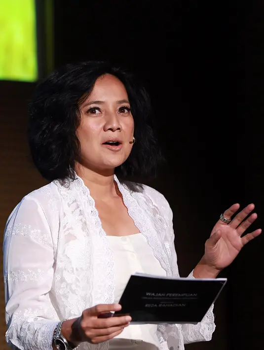 "Pola pikir emang harus diubah, karena kalau pikirannya pengen nonton film Indonesia, terserah, bagus atau tidak pasti ditonton," ujar Cut Mini di Galeri Indonesia Kaya, Grand Indonesia, Jakarta Pusat, Minggu (3/4). (Deki Prayoga/Bintang.com)