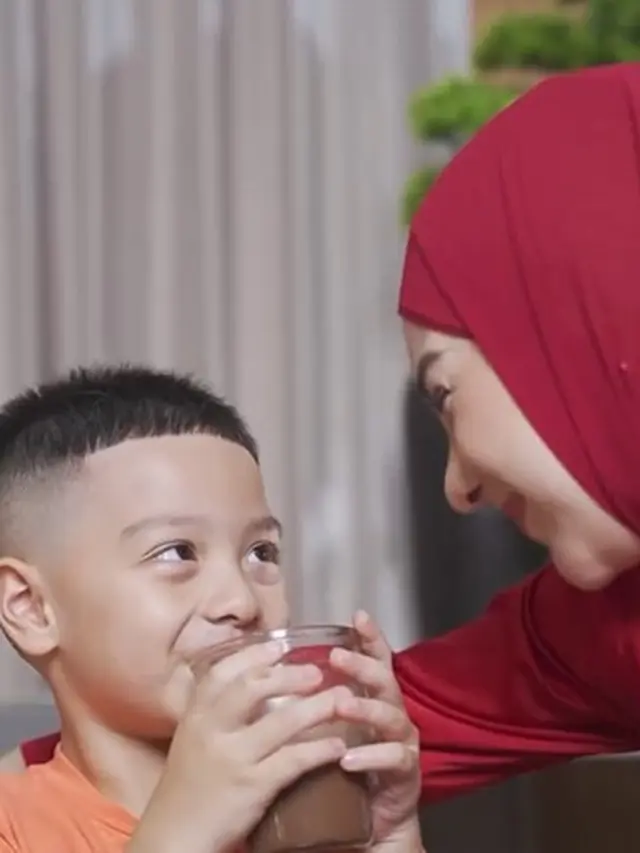 Makin Ganteng, Begini Potret Terbarunya Air Rumi Akbar Bersama Irish Bella